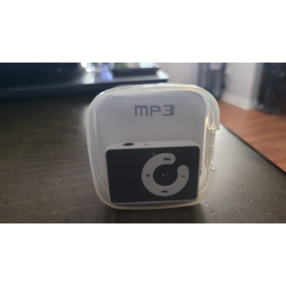Mini MP3 Player - Picture 2 of 9